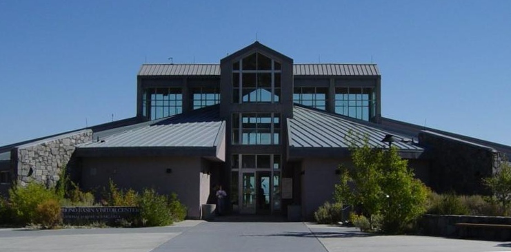 Mono Lake Visitor Center. Photo Danier Mayer on Wikimedia.